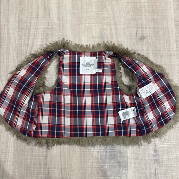 H&M Faux Fur Vest 4-5yrs - Picture 2 of 7
